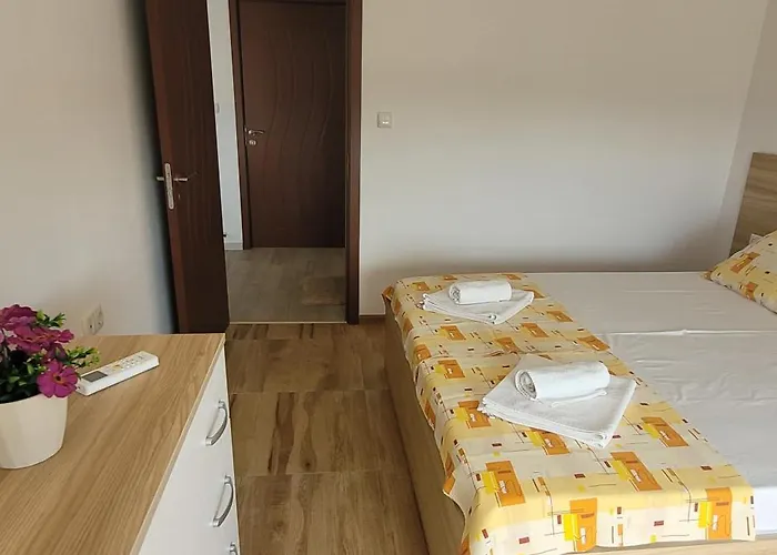 Mihnevi Πανσιόν Τσερνομόρετς