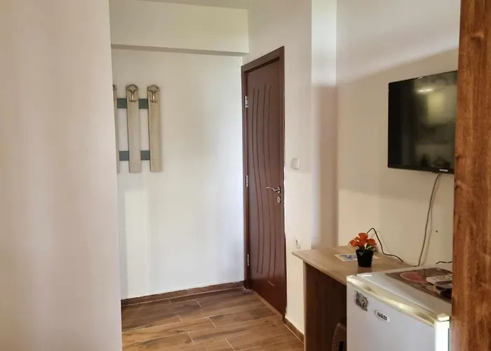 Mihnevi Πανσιόν Τσερνομόρετς